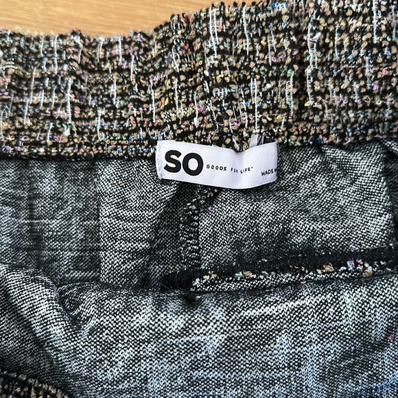 Size small - Picture 2 of 2